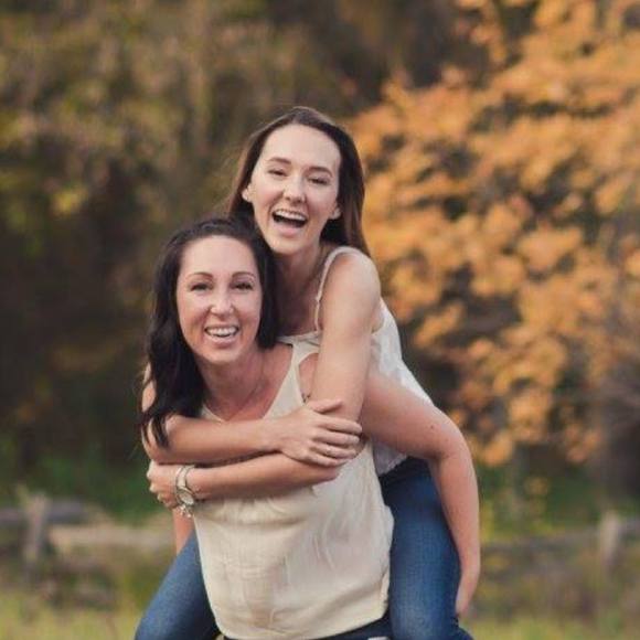 Meet your Posher, Aindrea - Picture 1 of 1